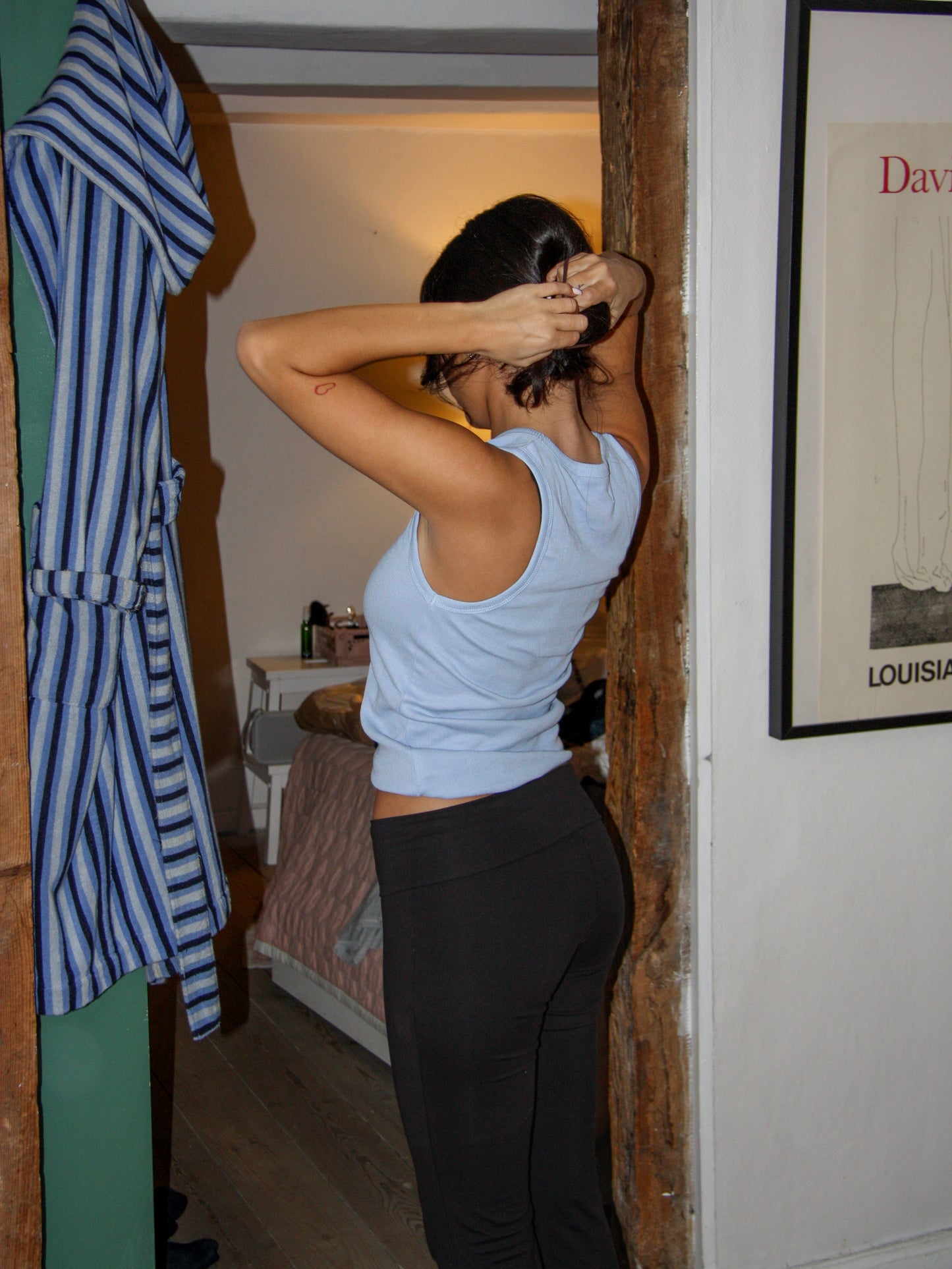 Sofie is 165 cm tall and wears size S. | light blue