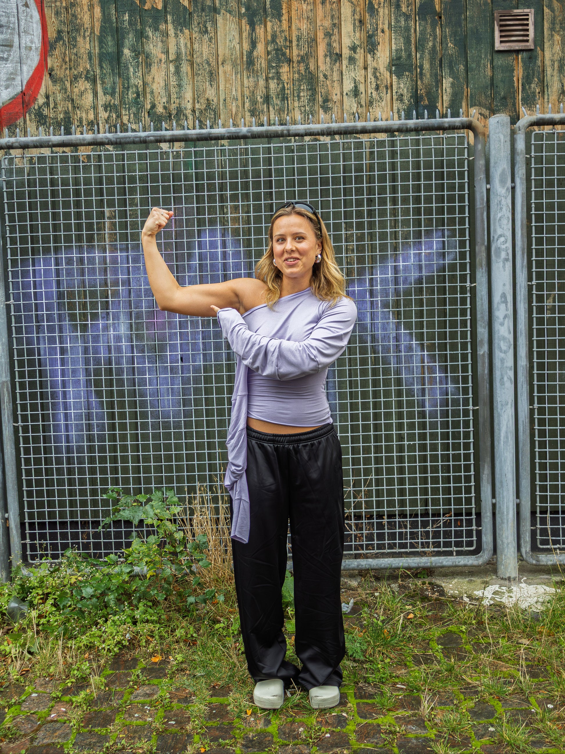 Emma Sofie is 167 cm tall and wears size S. | black