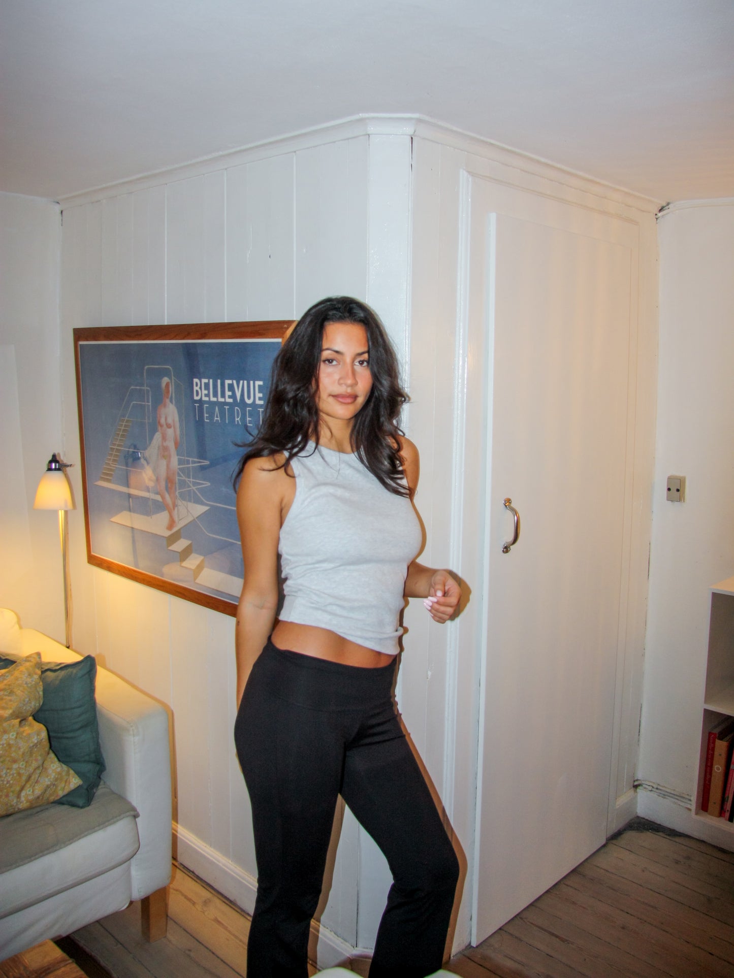 Sofie is 165 cm tall and wears size S. | grey