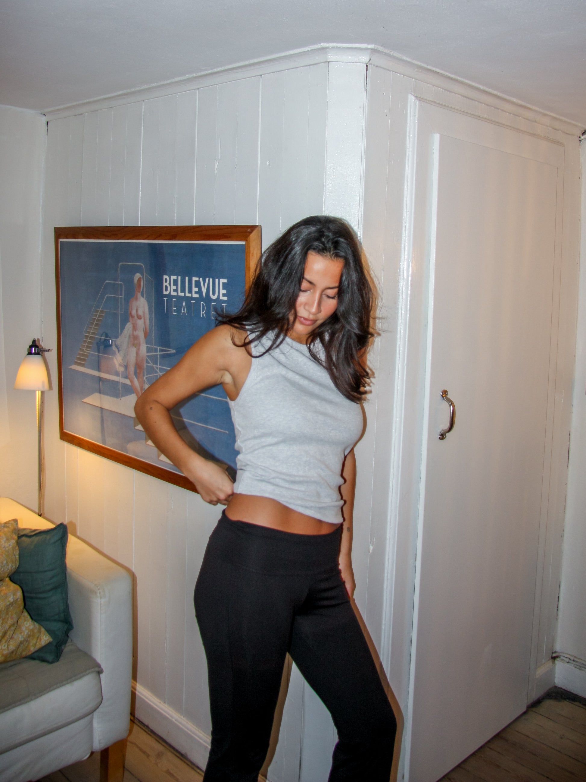 Sofie is 165 cm tall and wears size S. | grey