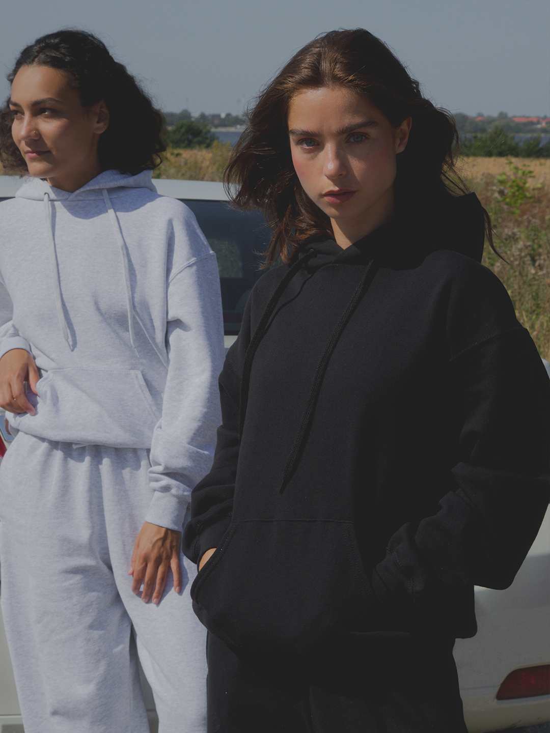 Johanne is 165 cm tall and wears size M in both sweats and hoodie