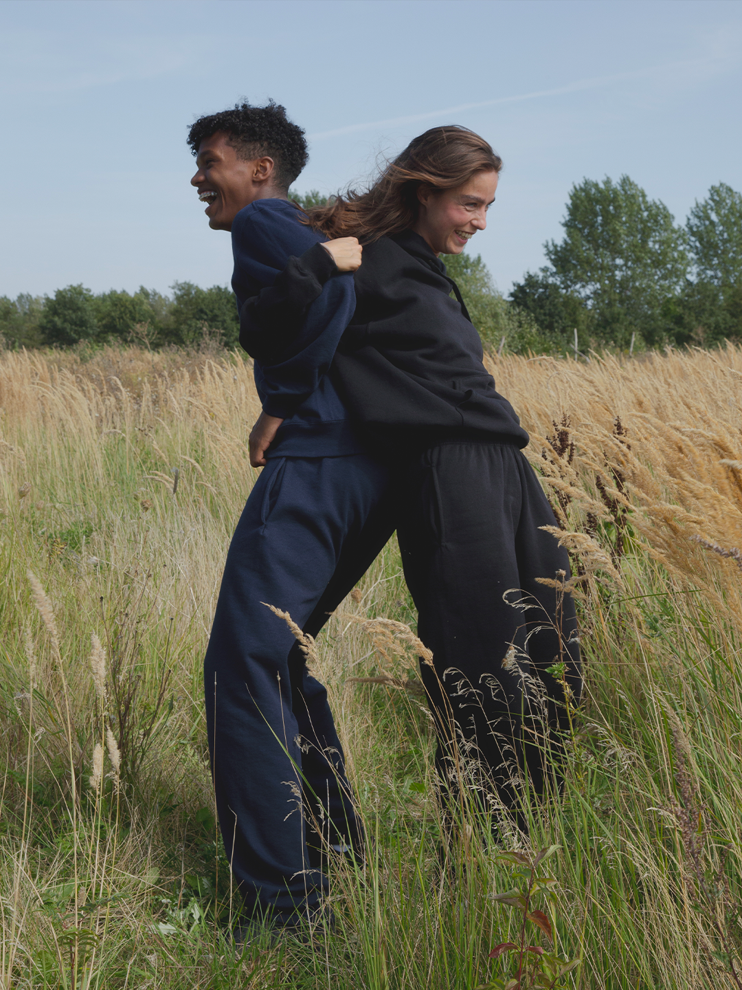 Johanne is 165 cm tall and wears size M in both sweats and hoodie