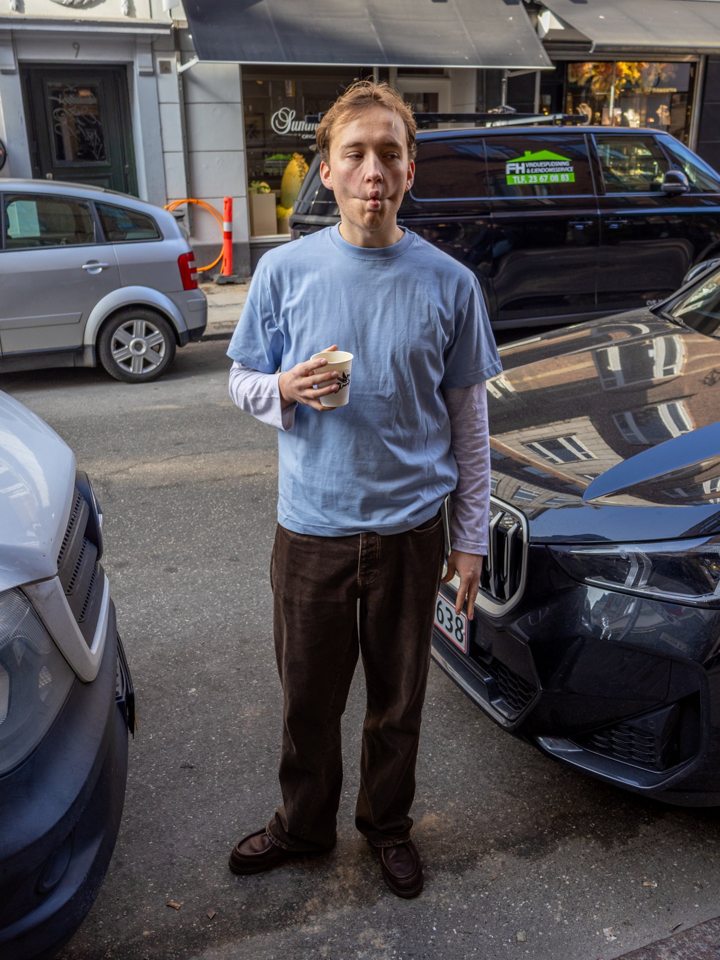 Eliot is 184 cm tall and wears size L. | grey