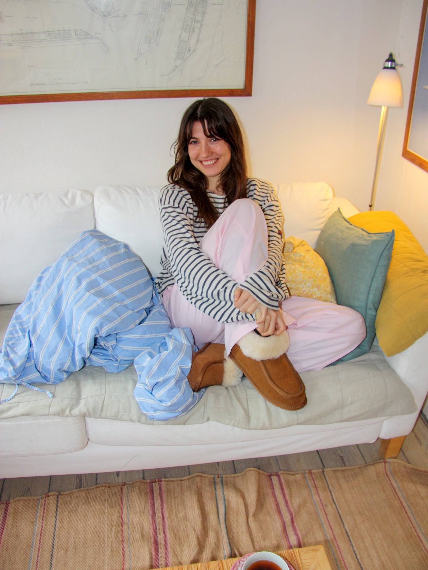 Carla is 168 cm tall and wears size M. | light pink