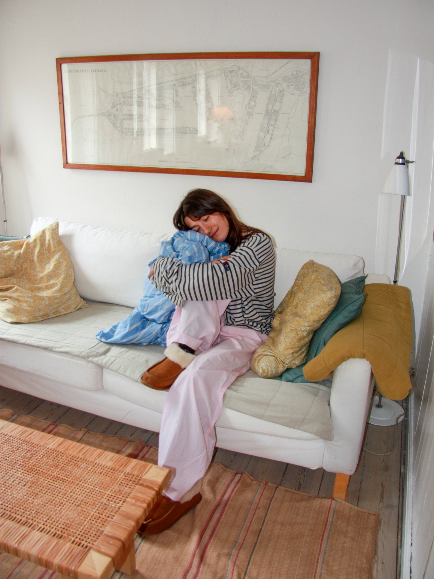 Carla is 168 cm tall and wears size M. | light pink