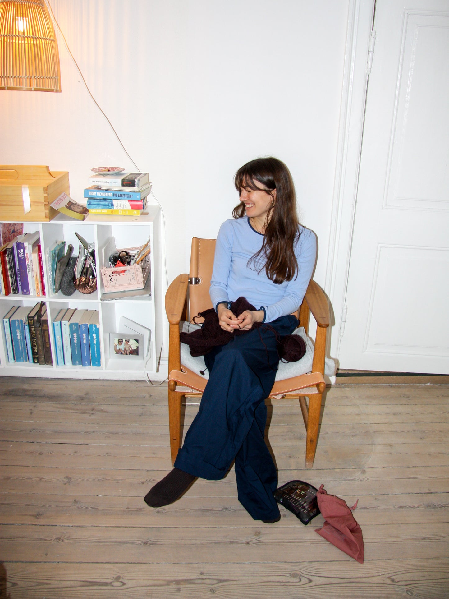 Carla is 168 cm tall and wears size M. | dark blue