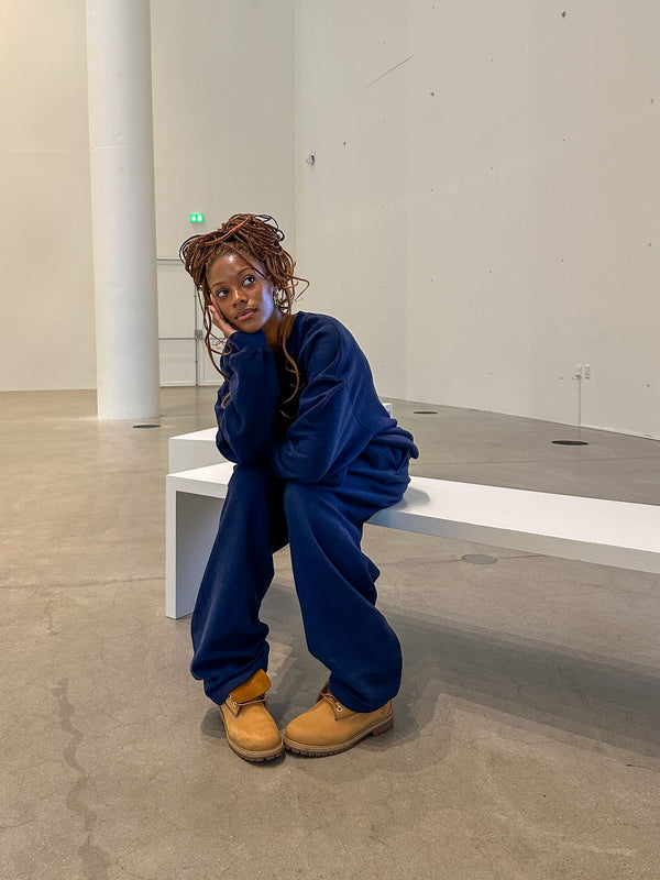 Jemimah is 174 cm tall and wears size XXL. | loose navy