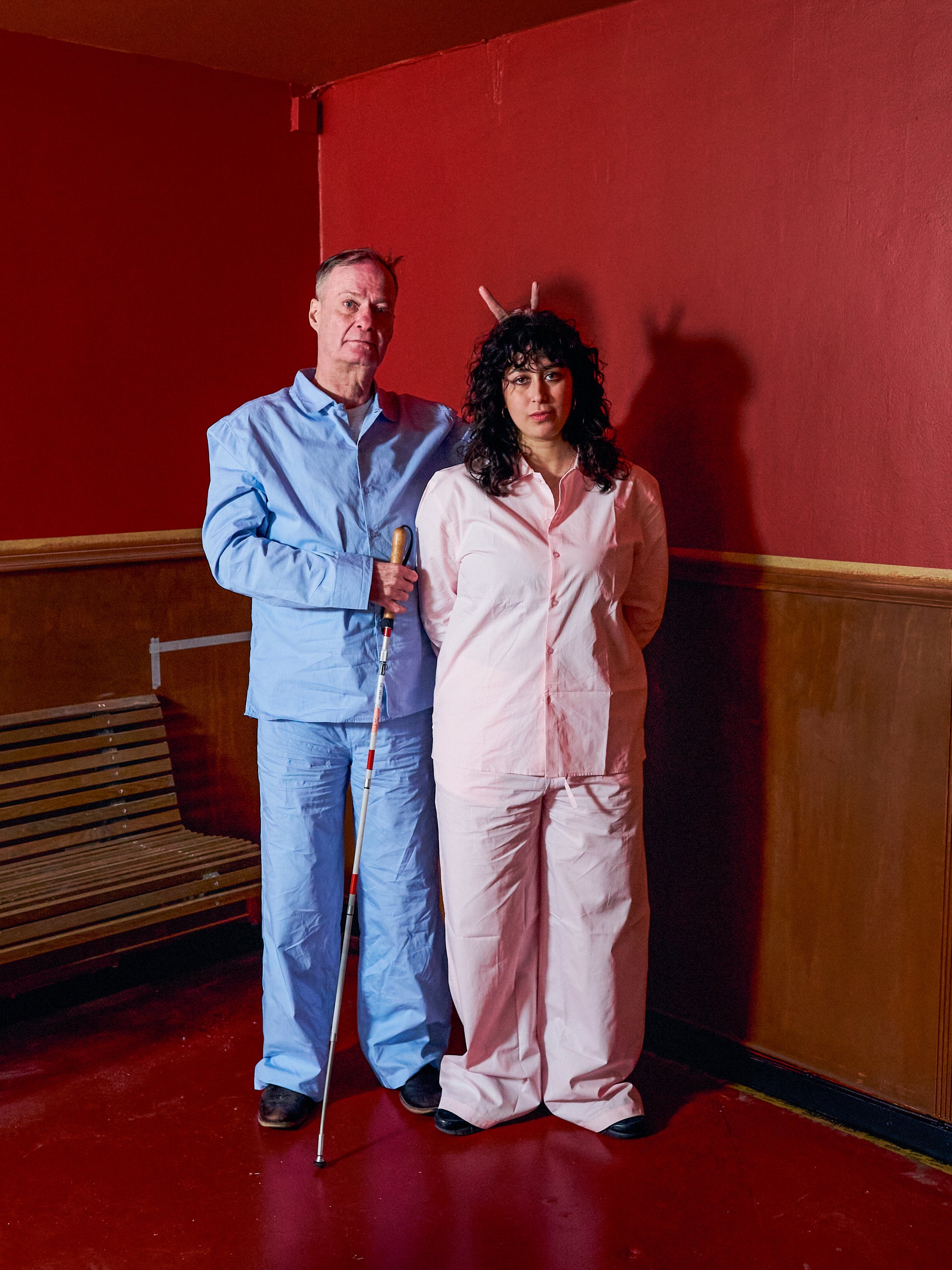 Knud is 183 cm tall and wears size L. | light blue