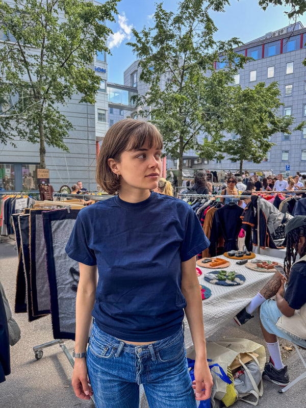 Karin is 165 cm tall and wears size S. | navy