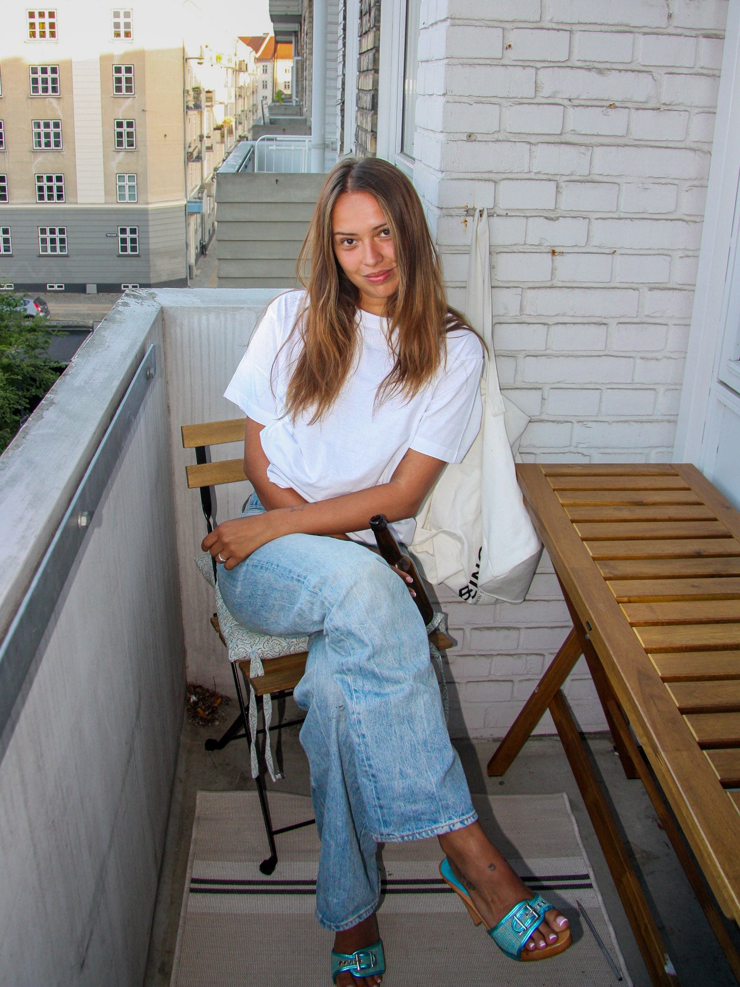 Nadia is 170 cm tall and wears size S. | white