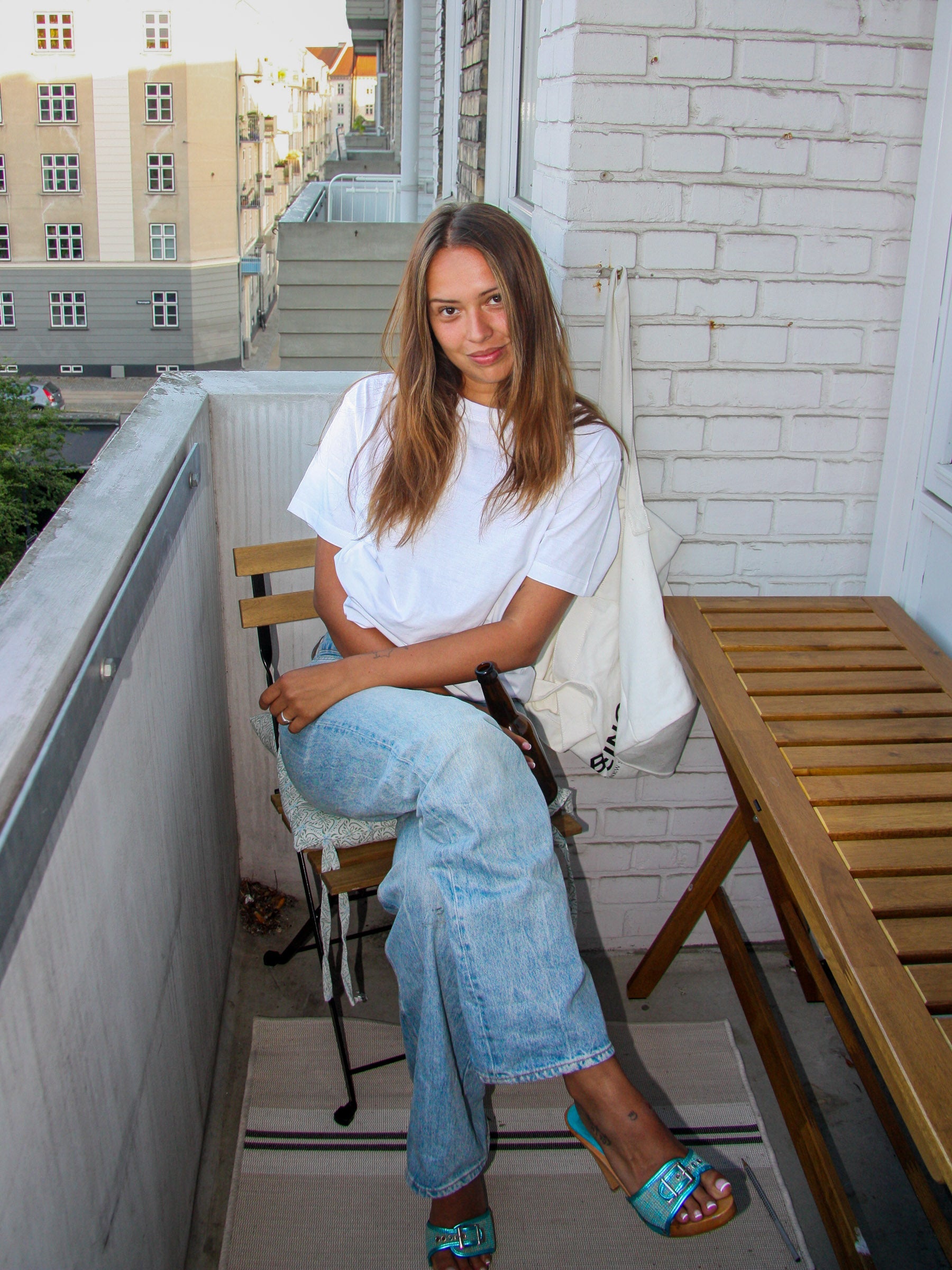 Nadia is 170 cm tall and wears size S. | white