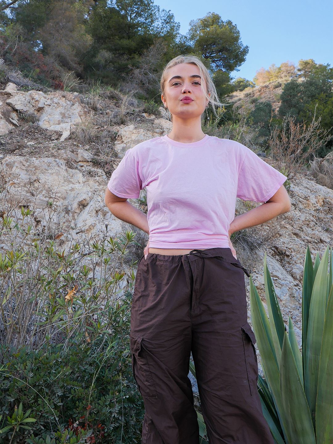 Caroline is 169 cm tall and wears size M. | light pink