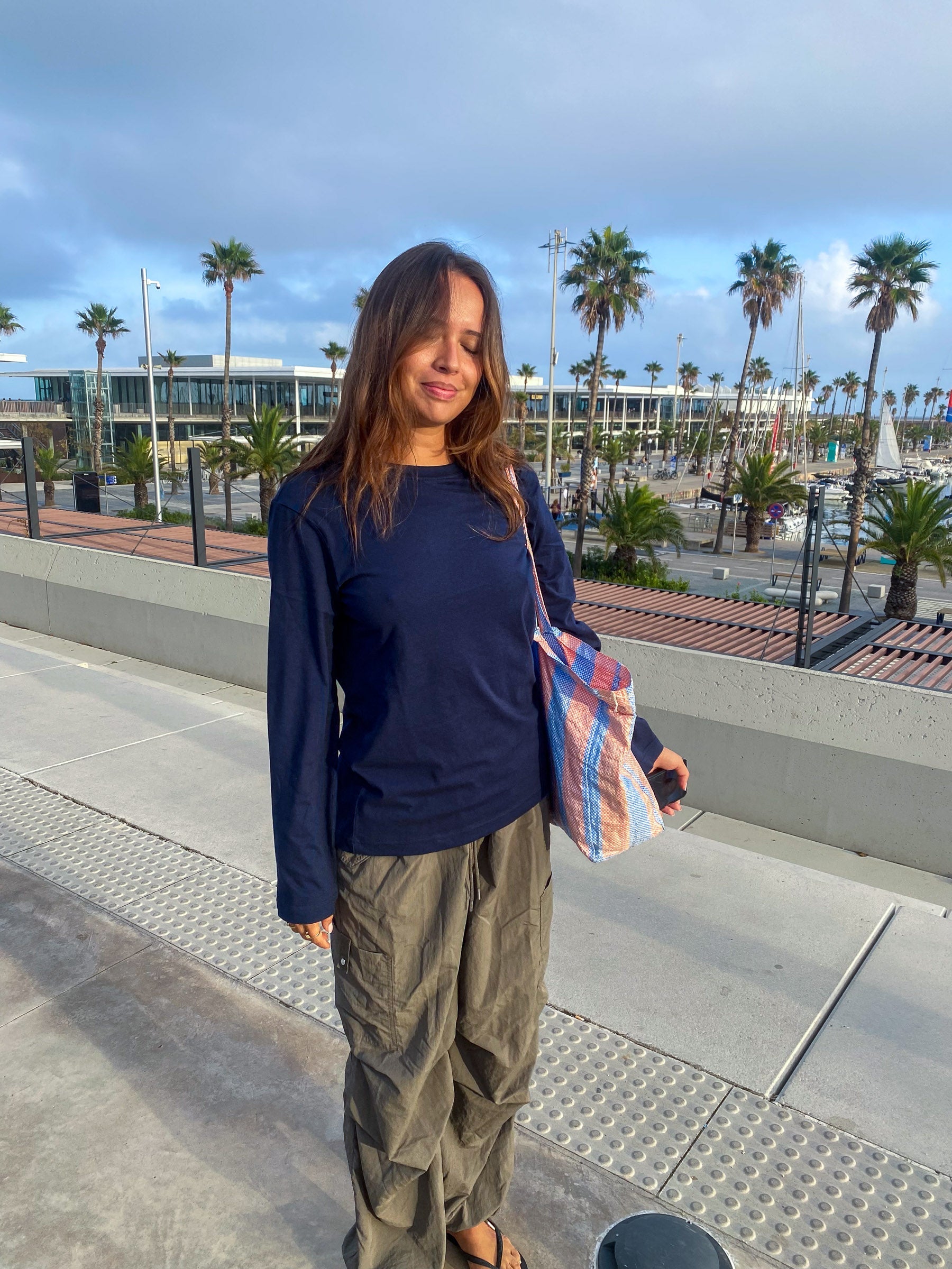 Nadia is 170 cm tall and wears size S. | navy