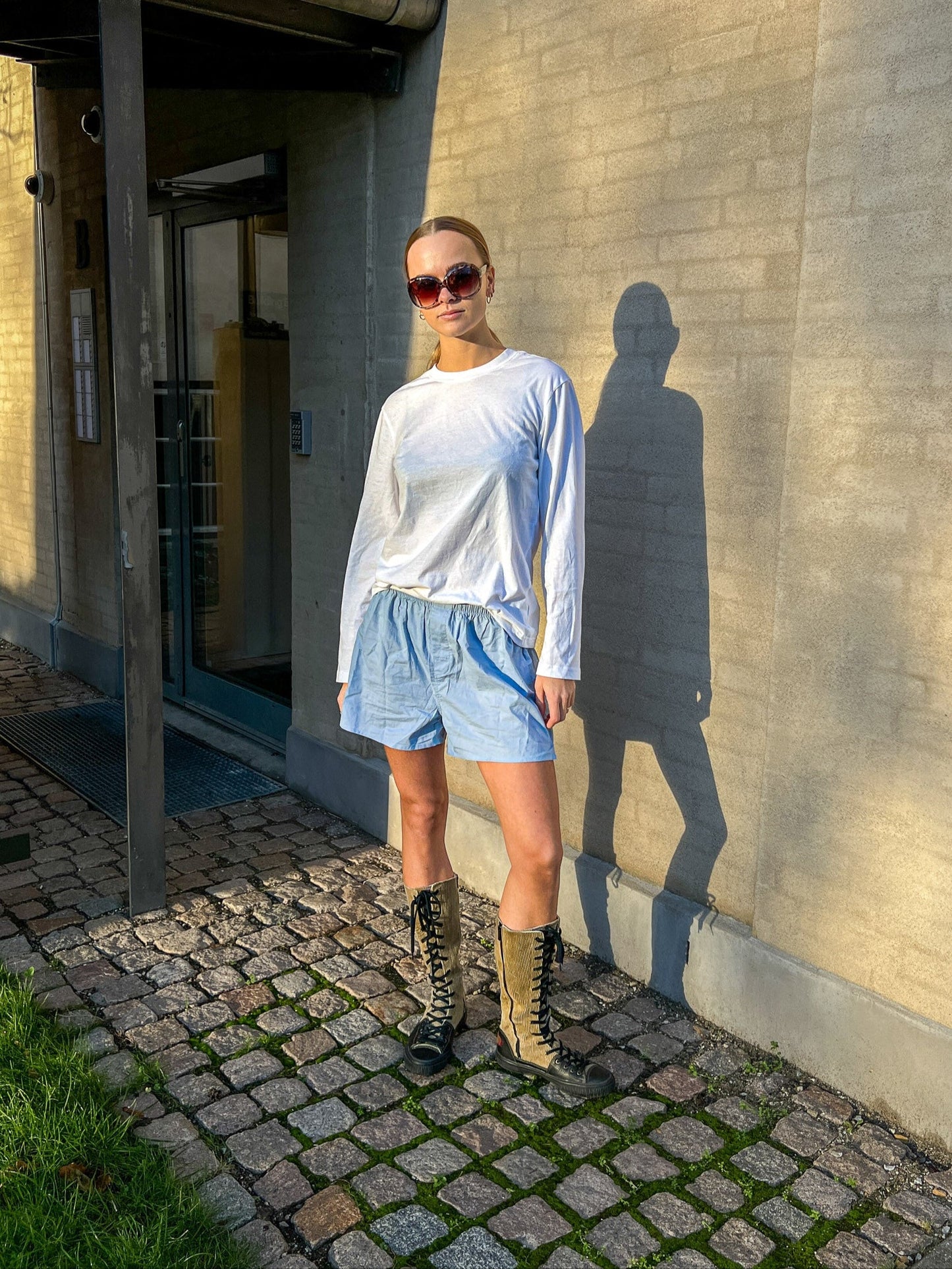 Lea is 178 cm tall and wears size M. | white
