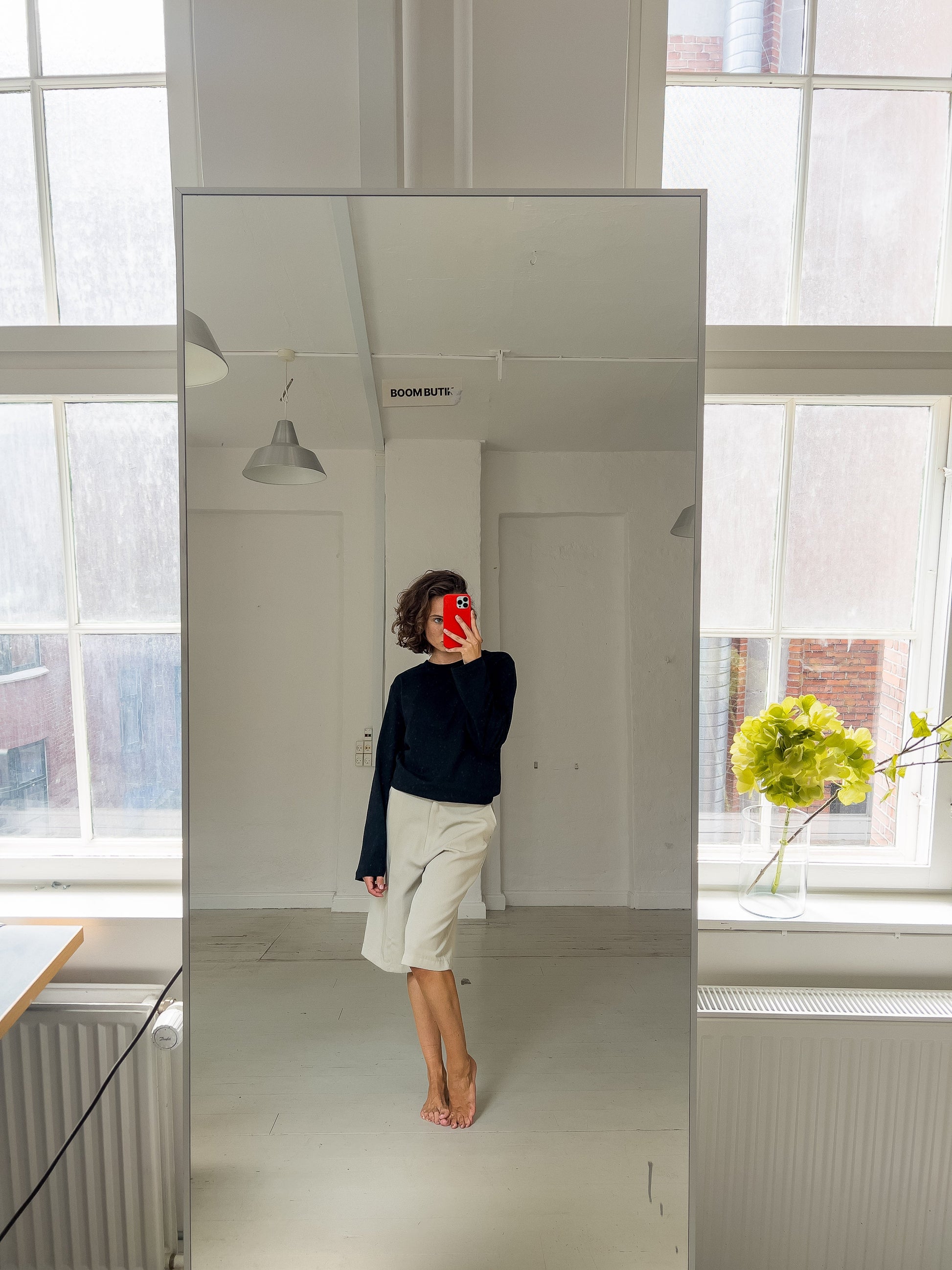 Emma is 173 cm tall and wears size M. | black