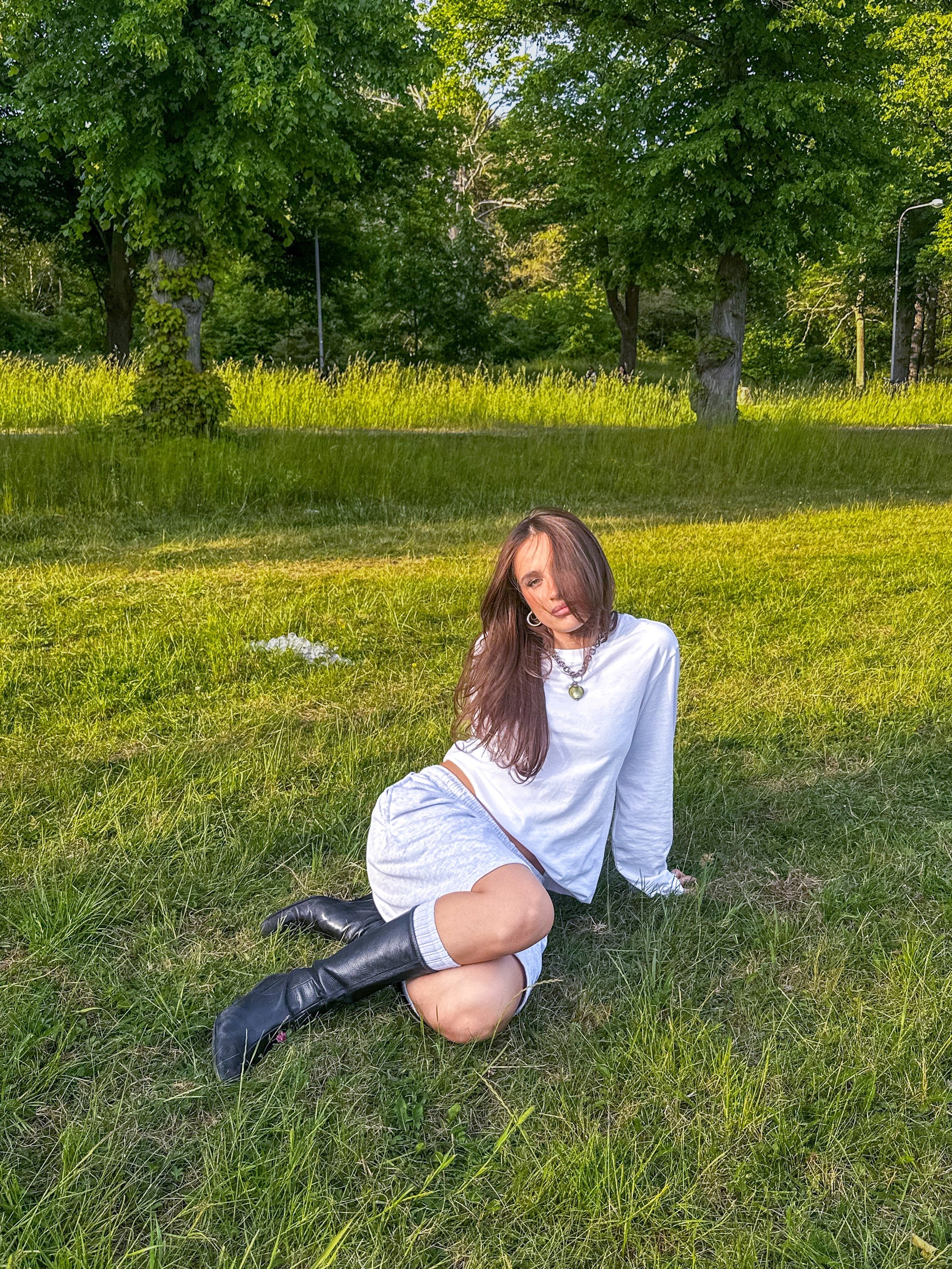 Ulyana is 160 cm tall and wears size S. | white