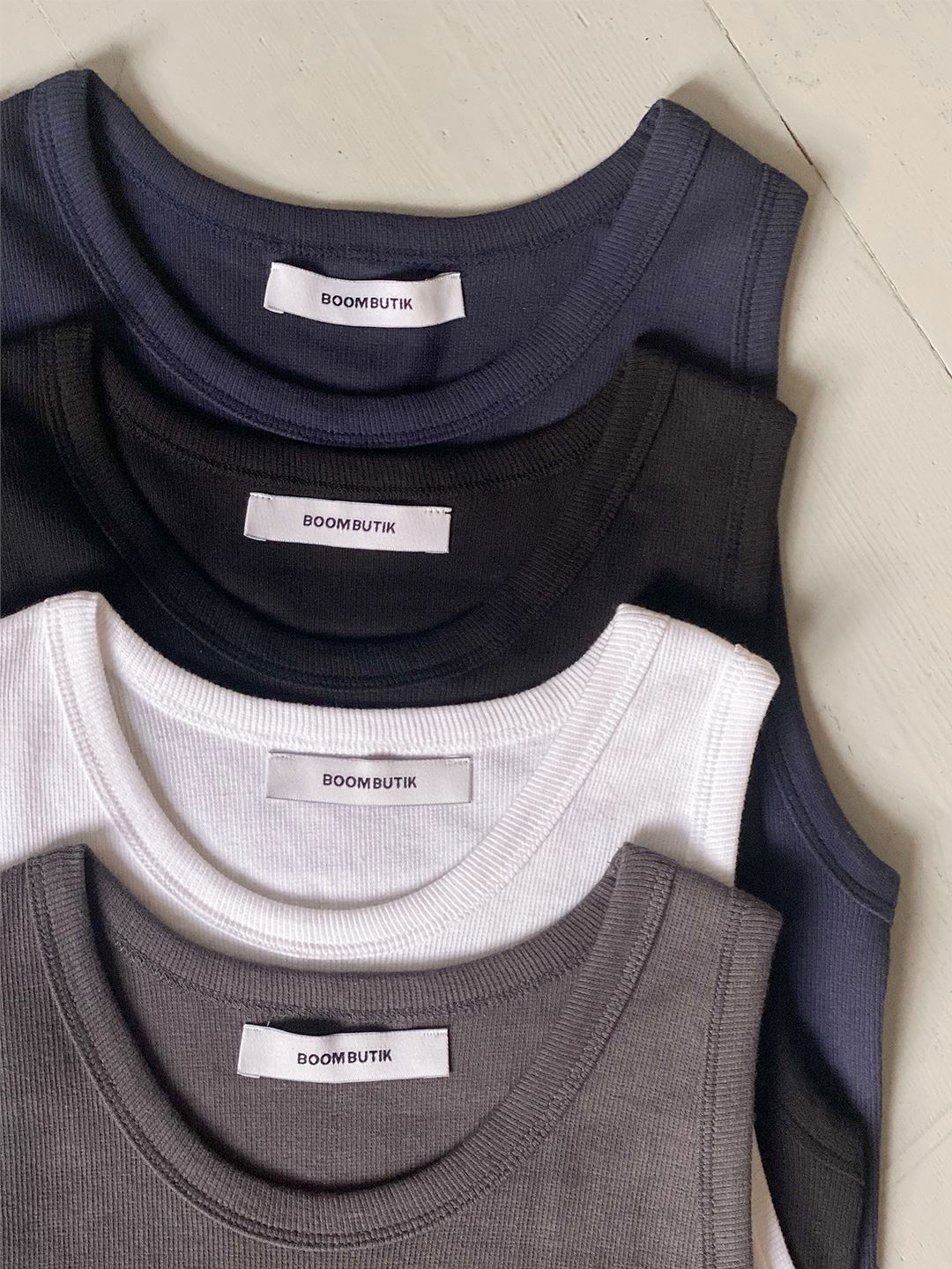 Our four beautiful colourssss. | navy