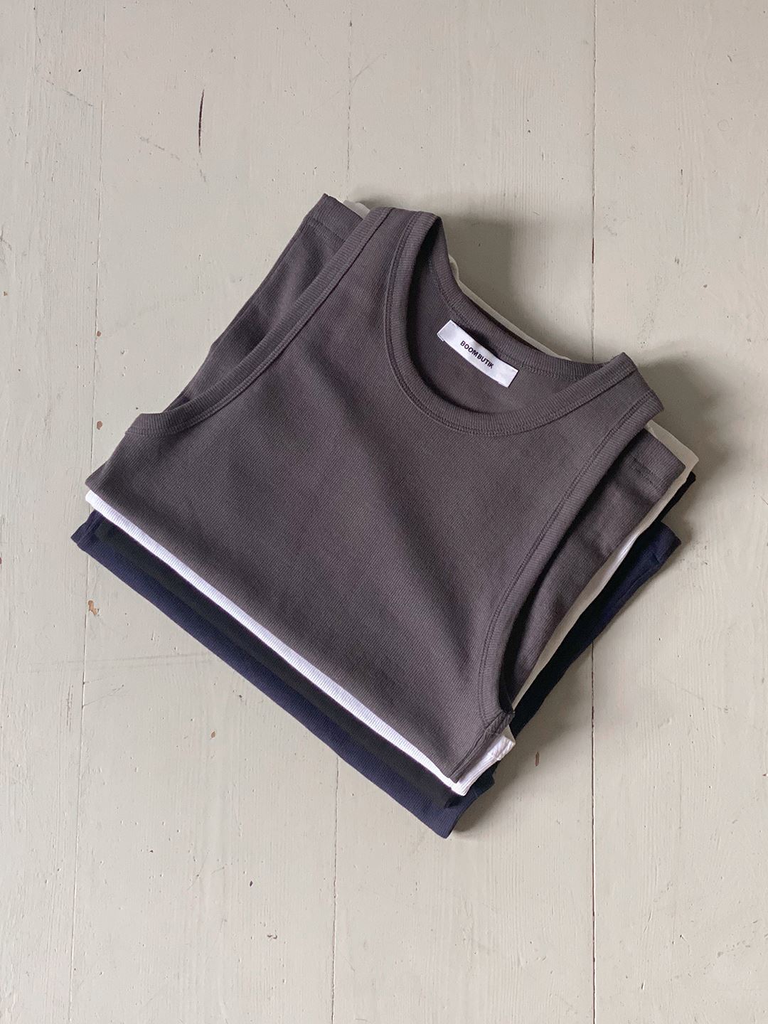 Our four beautiful colourssss. | dark grey