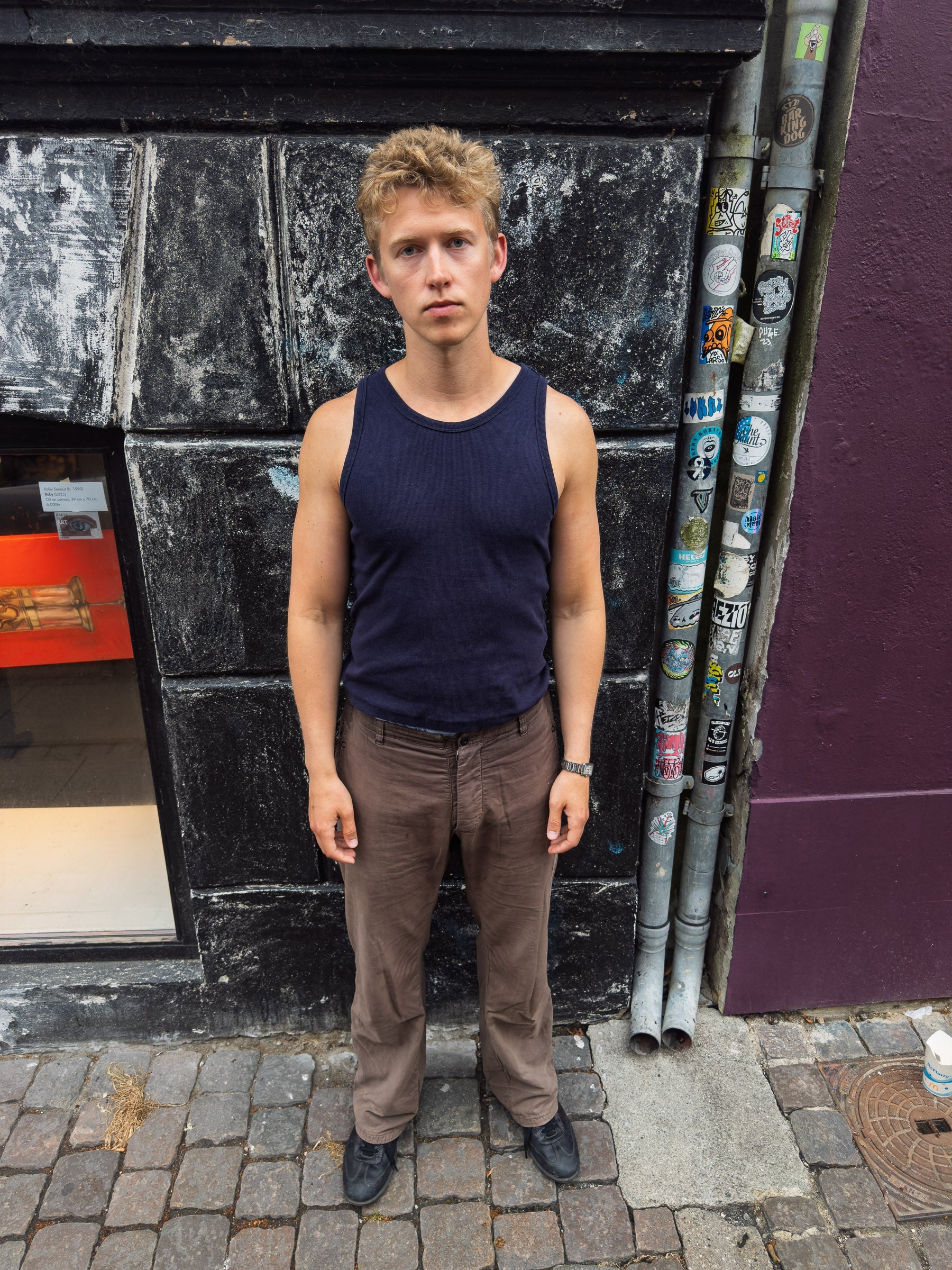 Peter is 188 cm tall and wears size XL. | navy