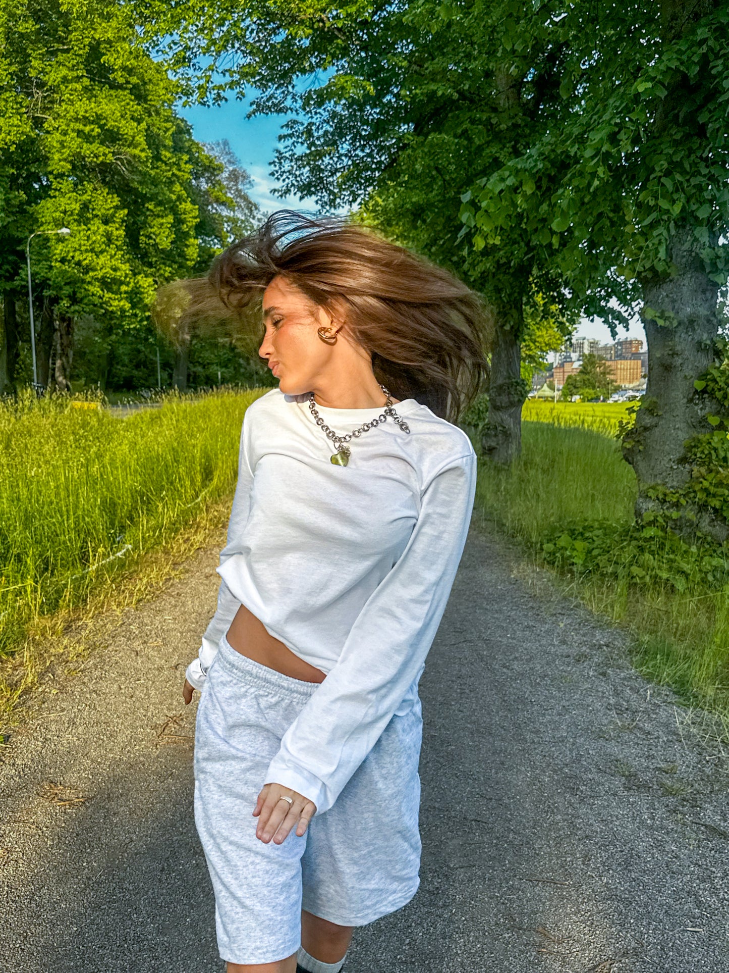 Ulyana is 160 cm tall and wears size S. | white